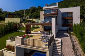 Luxury Villa AltaVista for 8 people with wellness, private mini golf court & amazing sea view